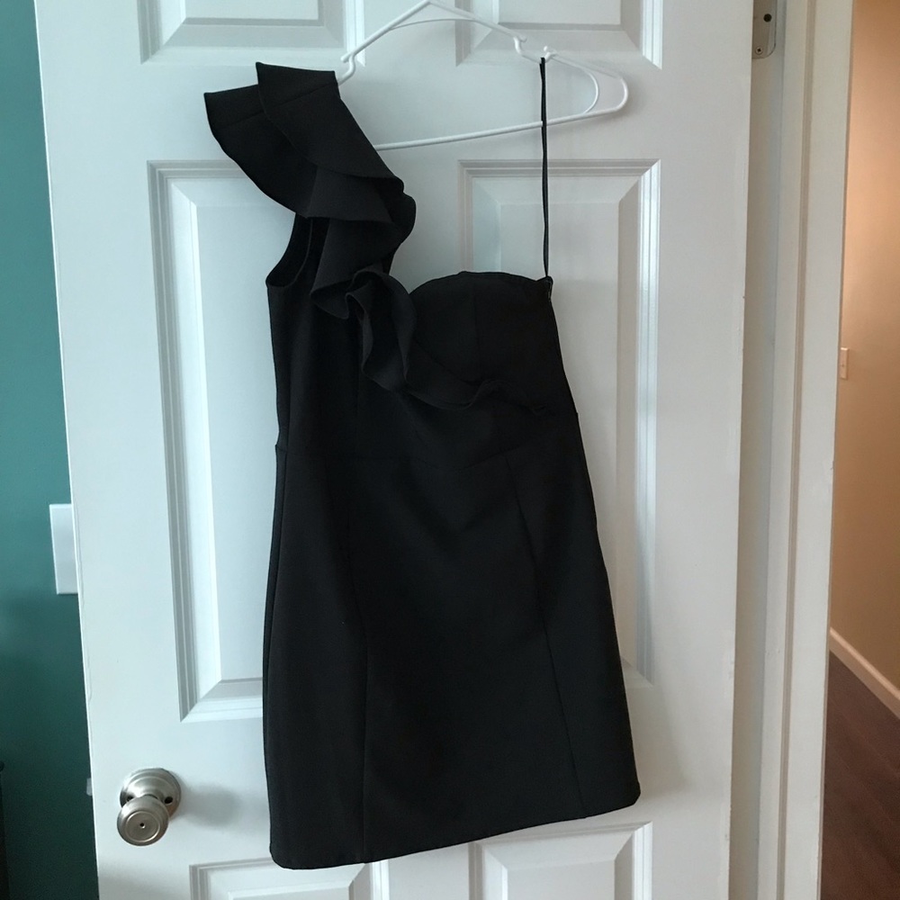 H&M One Shoulder Ruffle Dress - Picture 2 of 4